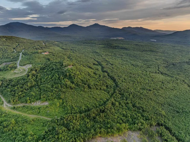 $675,000 | 0 Ledgewood Drive, Unit 9 8, Bethlehem, NH 03574