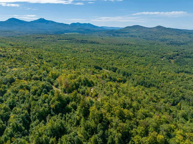 $675,000 | 0 Ledgewood Drive, Unit 9 8, Bethlehem, NH 03574