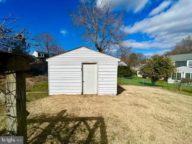 1409 Winding Waye Lane Silver Spring, MD 20902 - Photo 71 of 73 a front view of house with yard