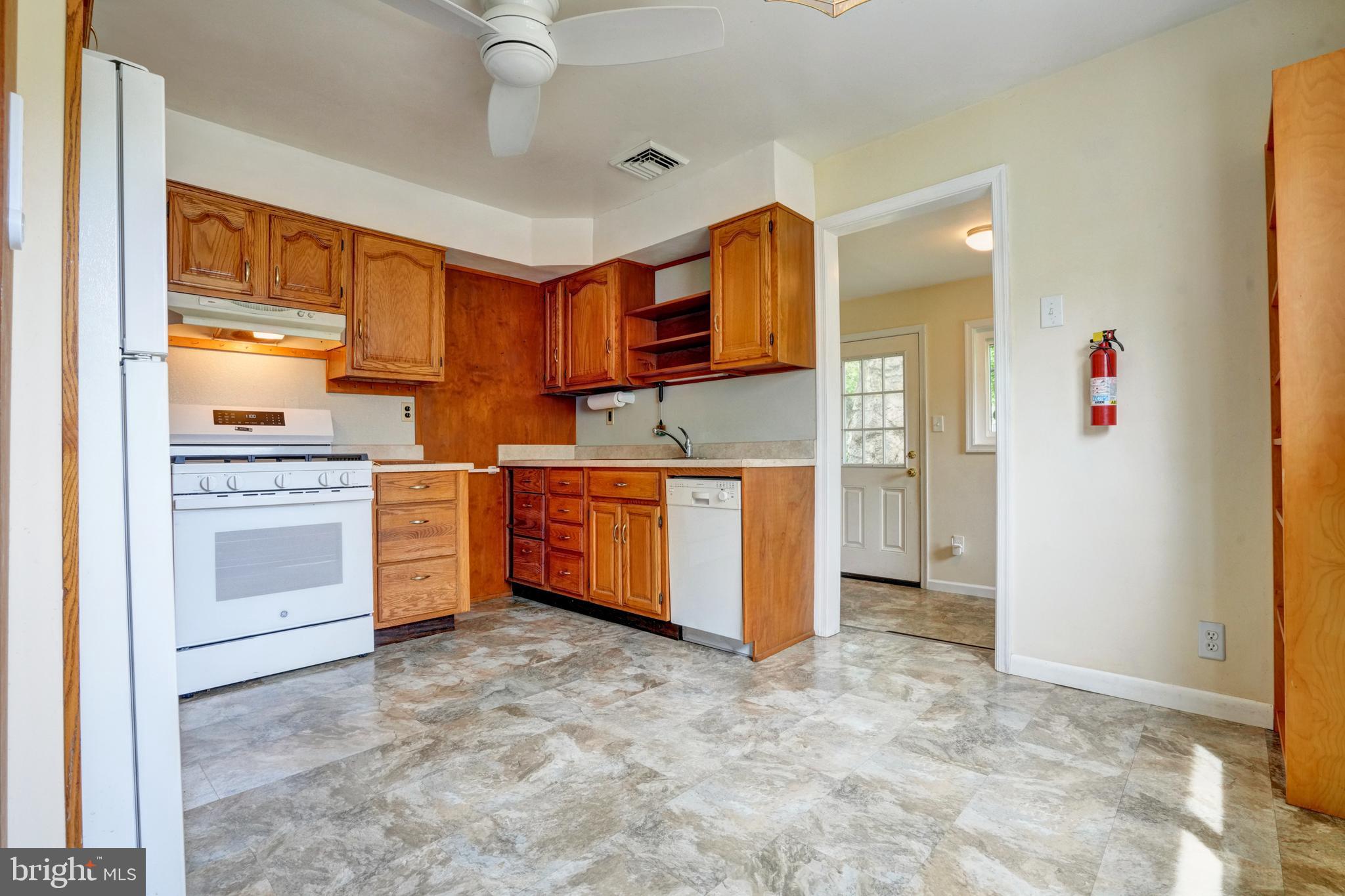 2407 Secane Road Secane, PA 19018 - Photo 31 of 47