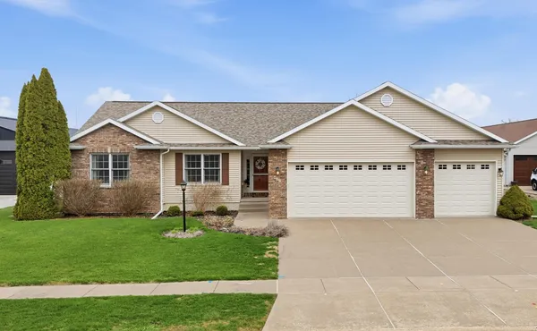 $419,900 | 617 North 6th St Circle, Princeton, IA 52768