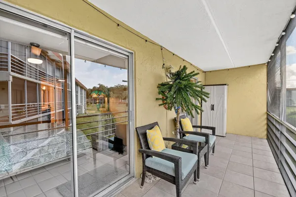 $125,500 | 3200 Springdale Boulevard, Unit 217, Palm Springs, FL 33461