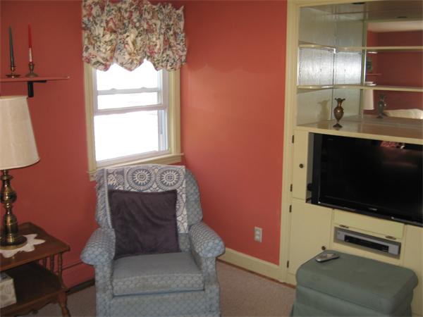 61 Appleton Avenue Hamilton, MA 01982 - Photo 8 of 9 Gallery Image 8