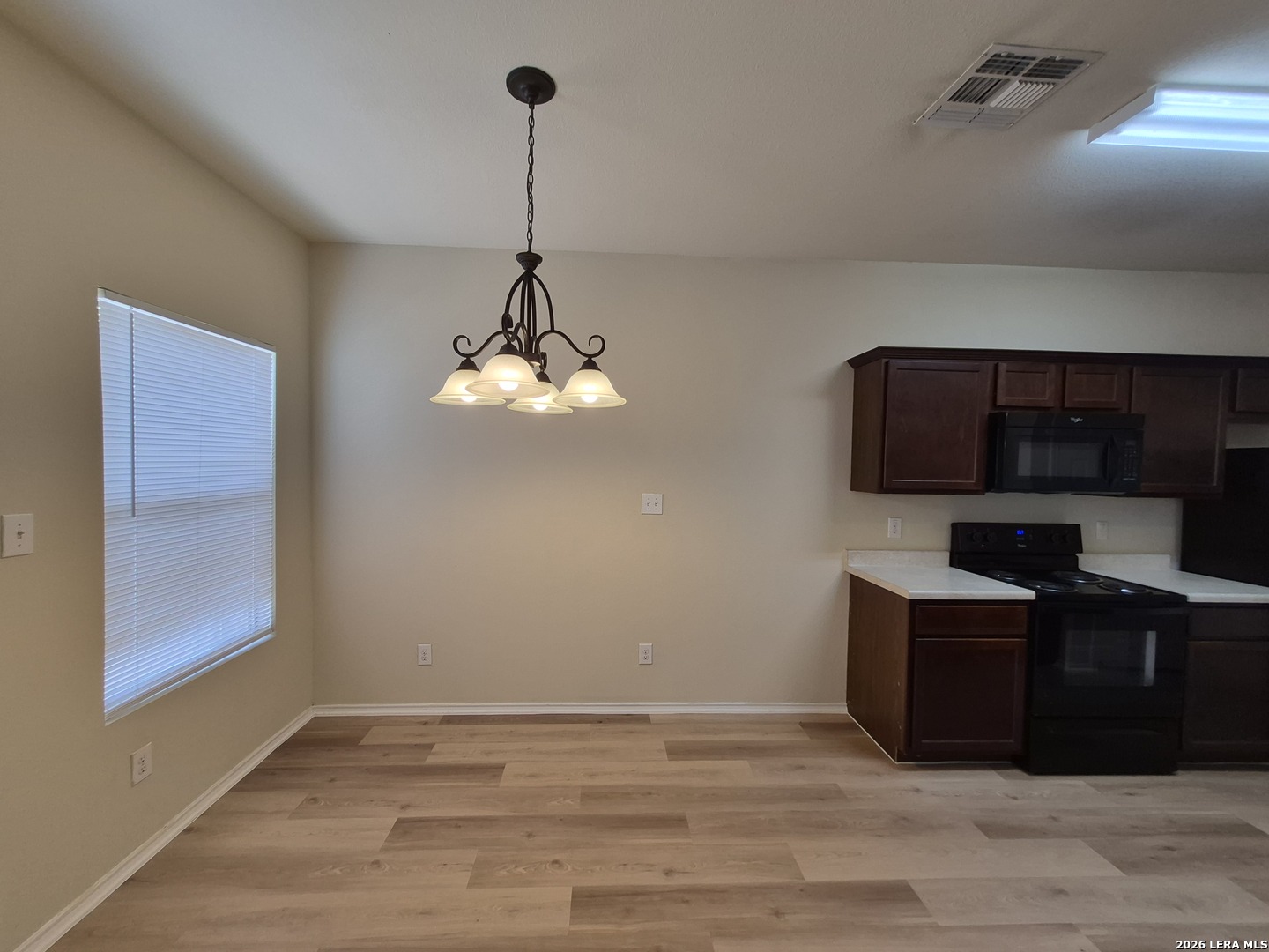 7206 Colina Way Converse, TX 78109 - Photo 8 of 27
