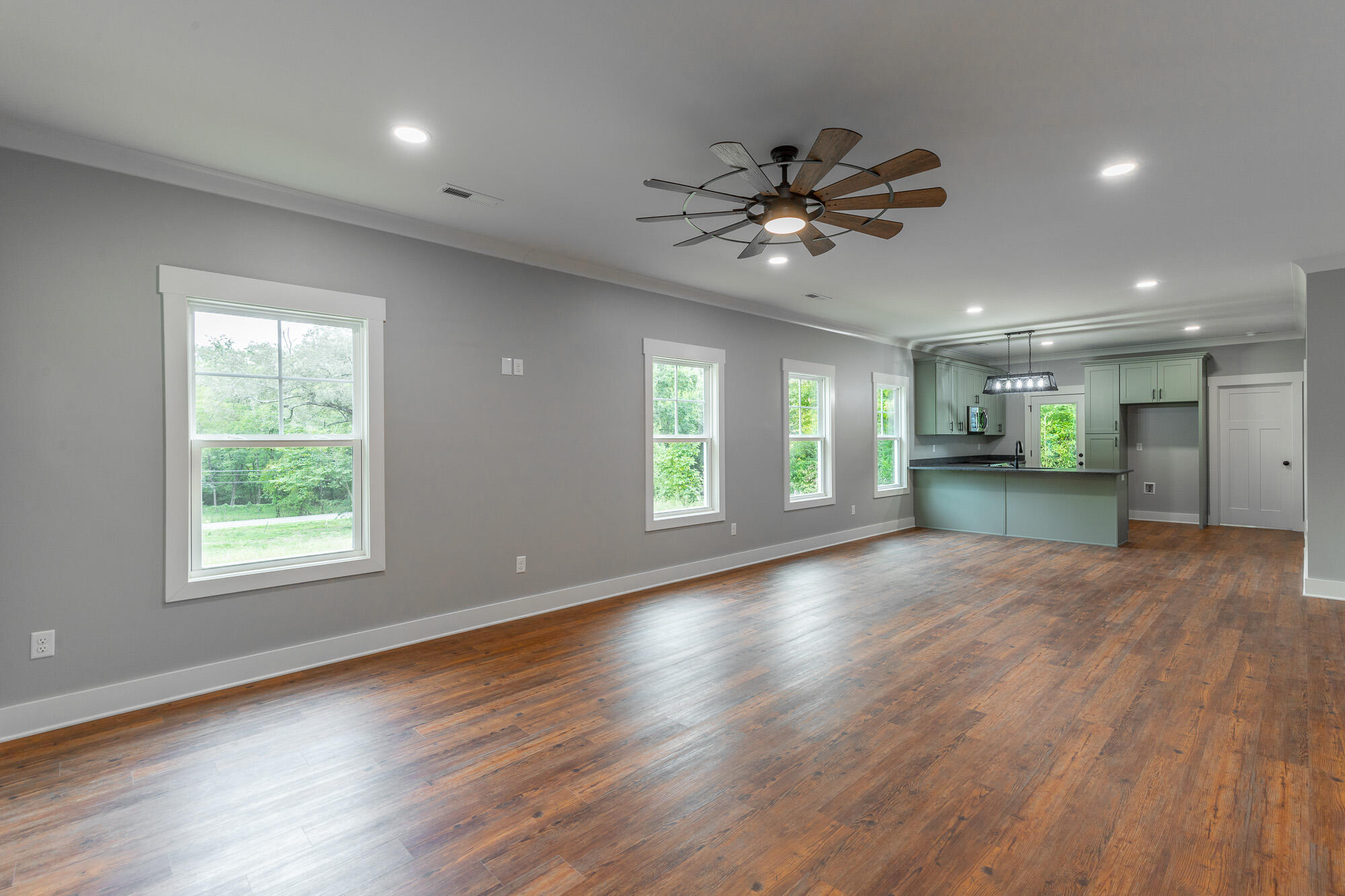 41 Greens Lake Road Rossville, GA 30741 - Photo 3 of 30 Living Room