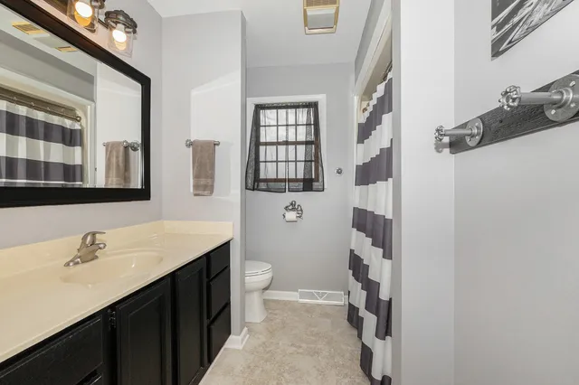 $327,000 | 601 East Oak Street, Fremont, MI 49412