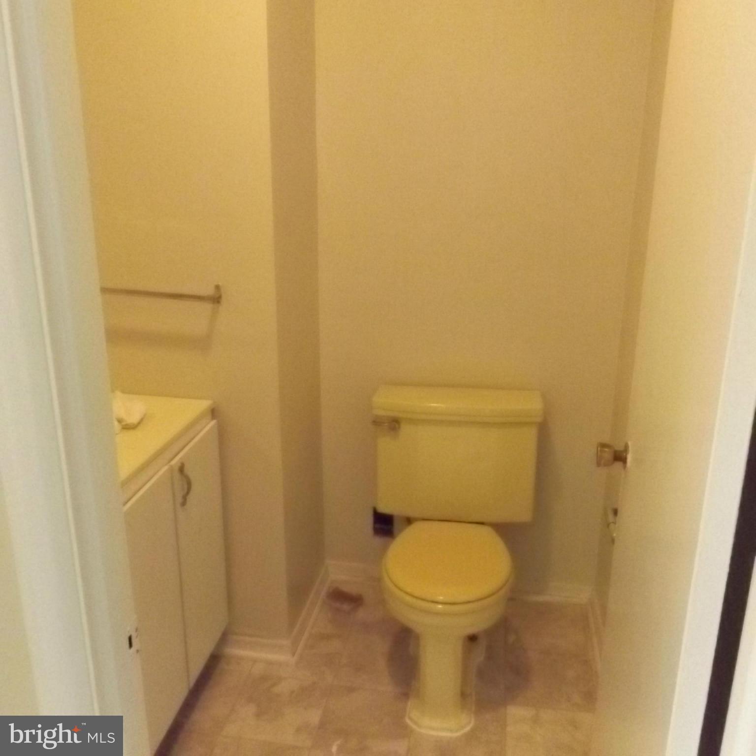 6244 Robin Hill Road Baltimore, MD 21207 - Photo 14 of 19 Bath