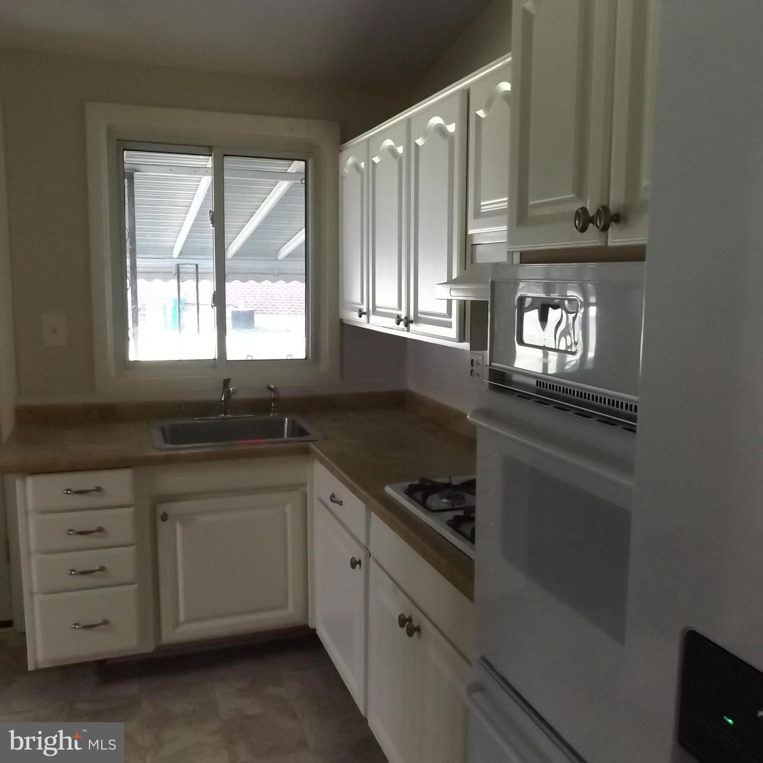 6244 Robin Hill Road Baltimore, MD 21207 - Photo 9 of 19 Kitchen