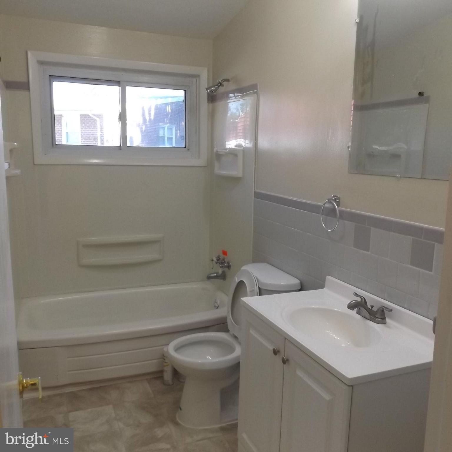 6244 Robin Hill Road Baltimore, MD 21207 - Photo 10 of 19 Bath