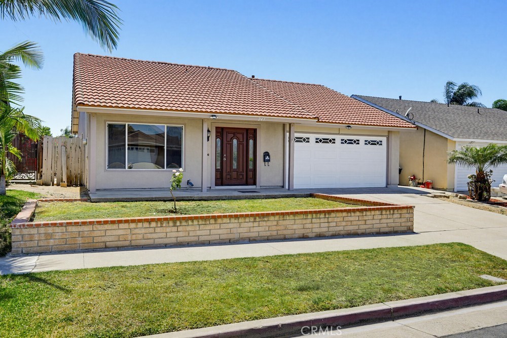 243 North Pageant Street Anaheim, CA 92807 - Photo 5 of 61