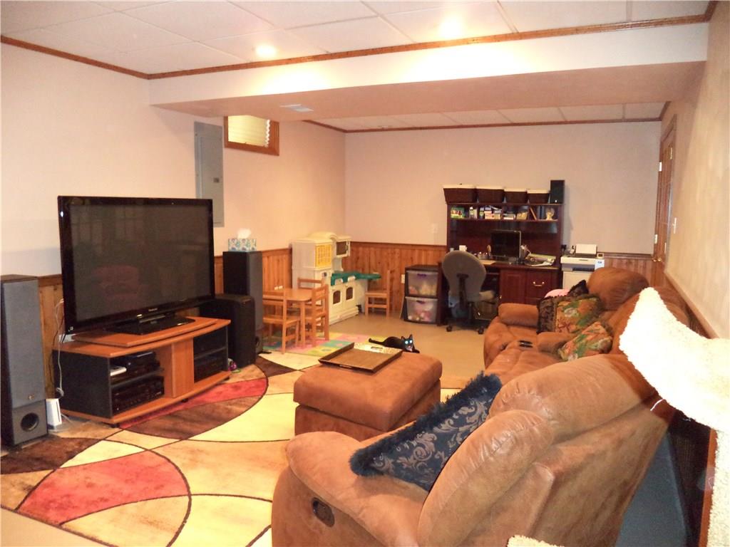 504 Independence Street Perryopolis, PA 15473 - Photo 11 of 18 Gallery Image 11