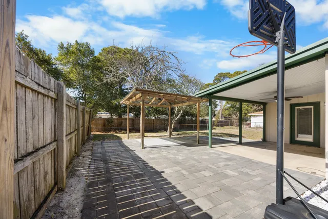 $1,800 | 435 Argyle Court, Mary Esther, FL 32569