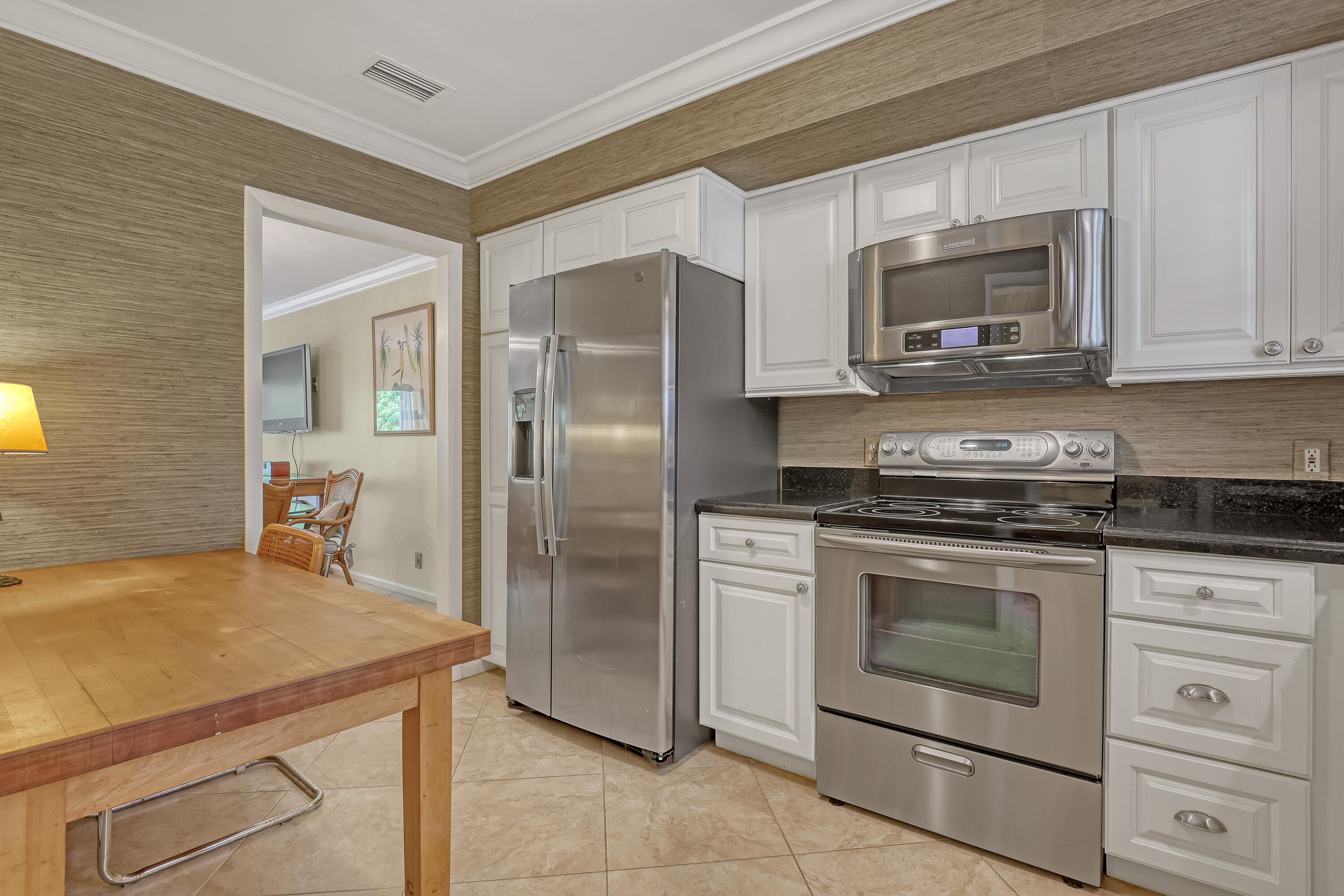 1280 Surf Road, Unit 202 Singer Island, FL 33404 - Photo 8 of 31 Kitchen
