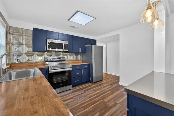 $1,849 | 240 East 5th Avenue, Winder, GA 30680