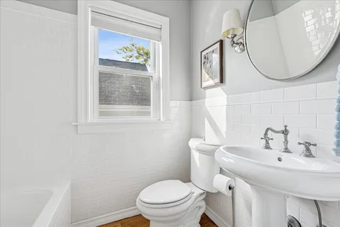 $799,000 | 109 West Hillside Avenue, Barrington, IL 60010