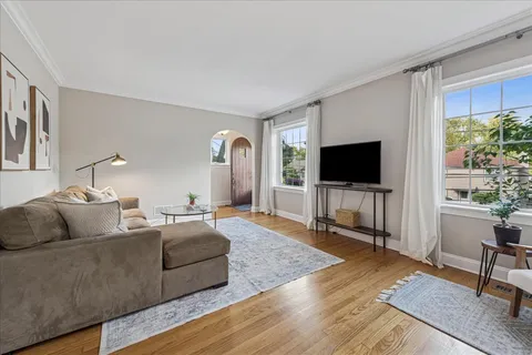 $799,000 | 109 West Hillside Avenue, Barrington, IL 60010