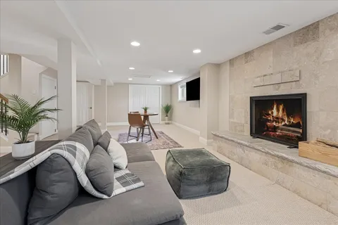 $799,000 | 109 West Hillside Avenue, Barrington, IL 60010