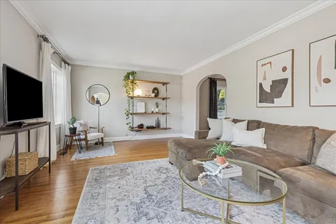 $799,000 | 109 West Hillside Avenue, Barrington, IL 60010