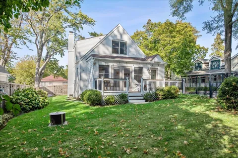 $799,000 | 109 West Hillside Avenue, Barrington, IL 60010