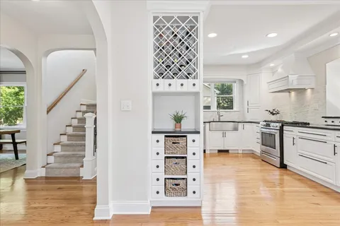 $799,000 | 109 West Hillside Avenue, Barrington, IL 60010