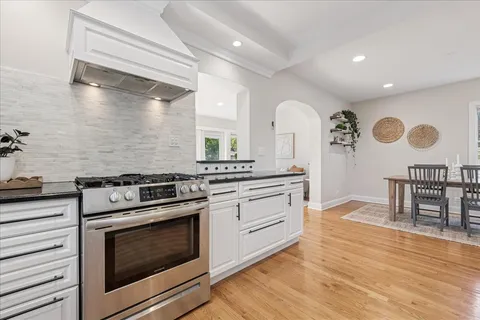 $799,000 | 109 West Hillside Avenue, Barrington, IL 60010