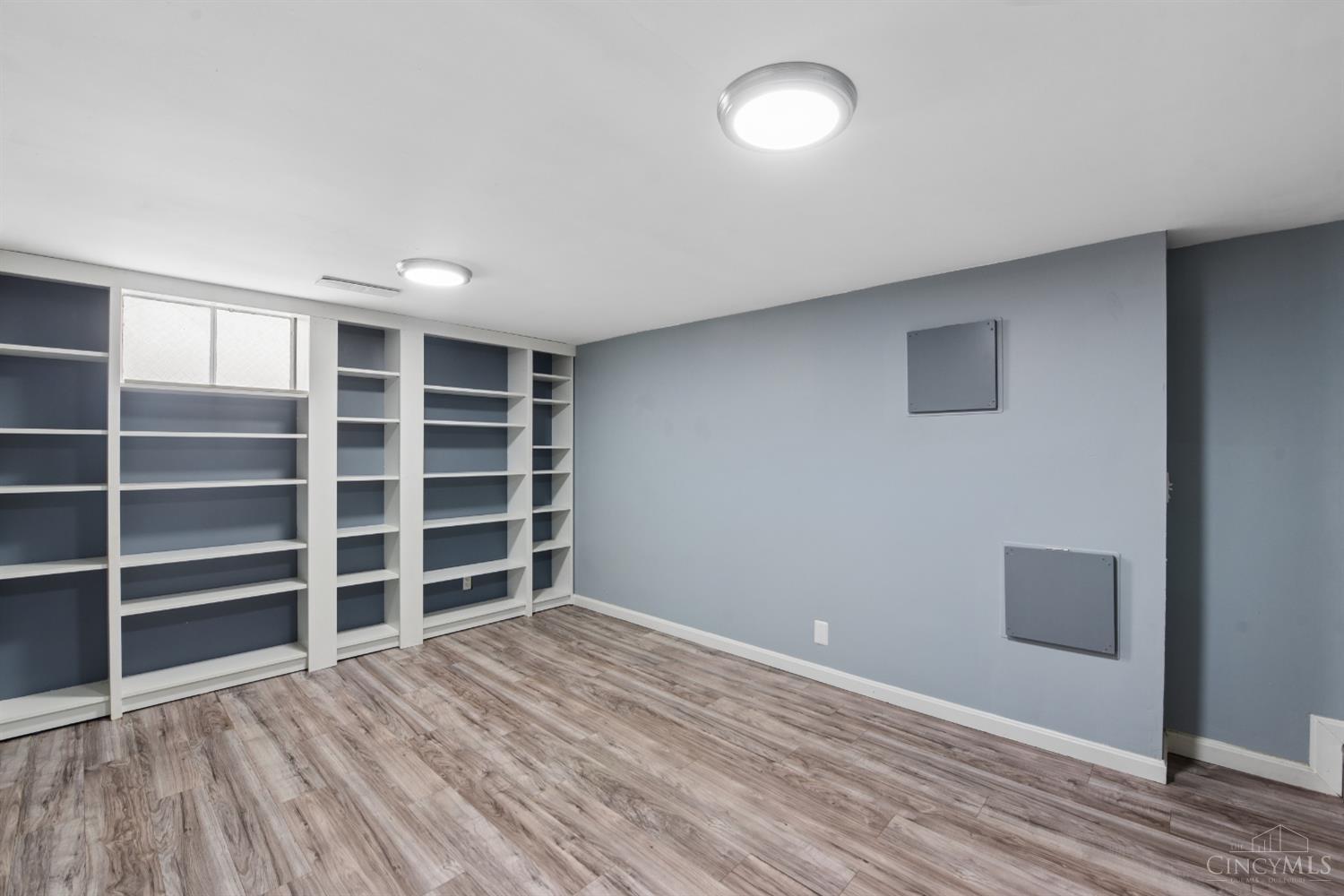 627 Roebling Road Cincinnati, OH 45238 - Photo 24 of 53