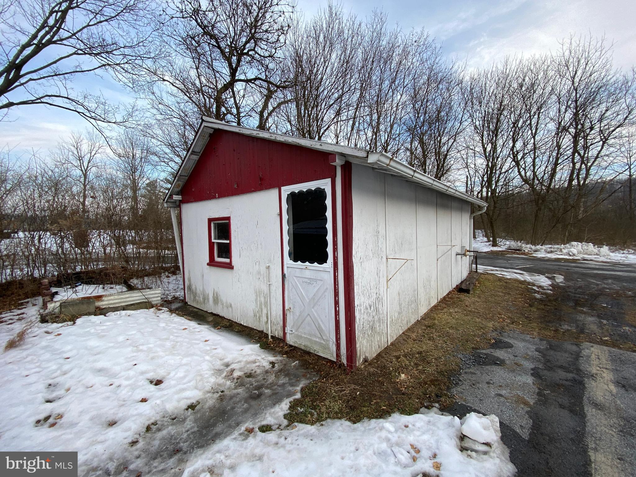 150 Pleasant Valley Road Pine Grove, PA 17963 - Photo 8 of 32 Gallery Image 8