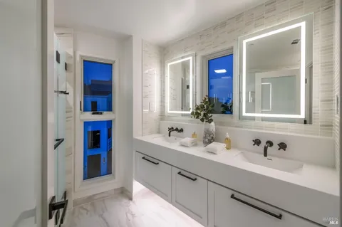 $849,000 | 1096 Foster Road, Napa, CA 94558