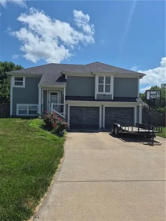 $270,000 | 205 Echo Ridge, Buckner, MO 64016