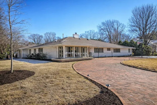 $759,900 | 126 Wood Grove Road, Memphis, TN 38117
