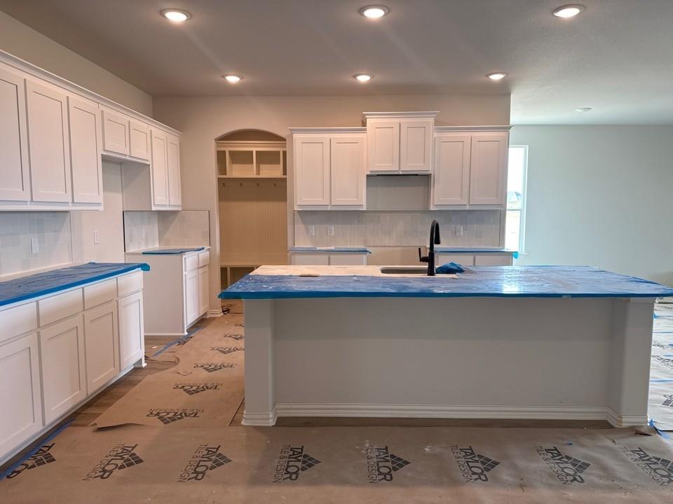 1325 Frio Drive Springtown, TX 76082 - Photo 3 of 7