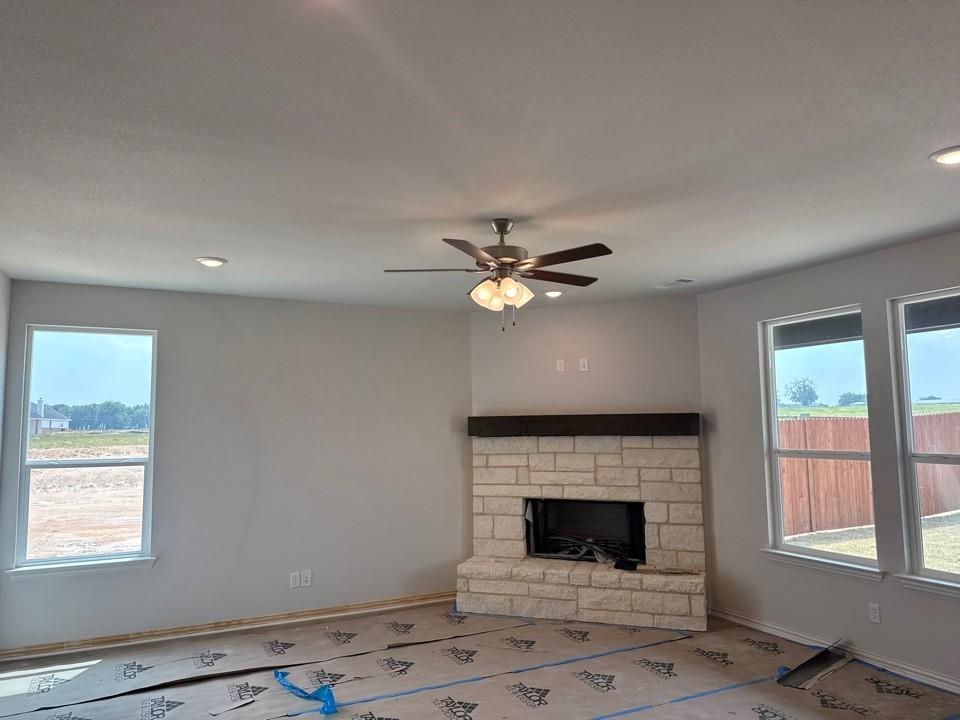 1325 Frio Drive Springtown, TX 76082 - Photo 4 of 7