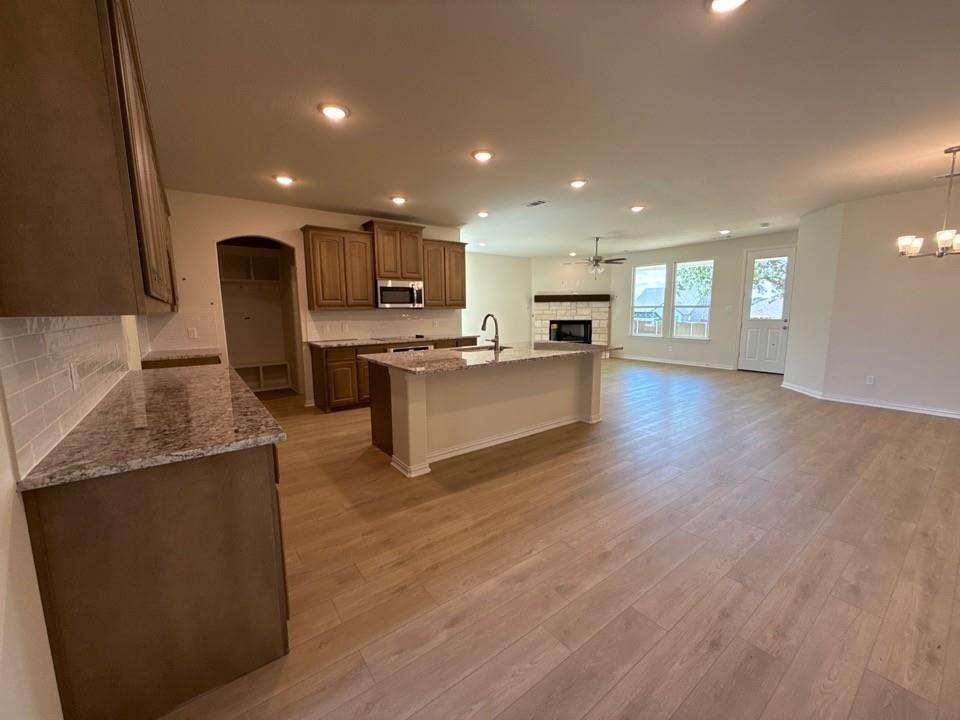 1124 Trinity Drive Springtown, TX 76082 - Photo 6 of 18