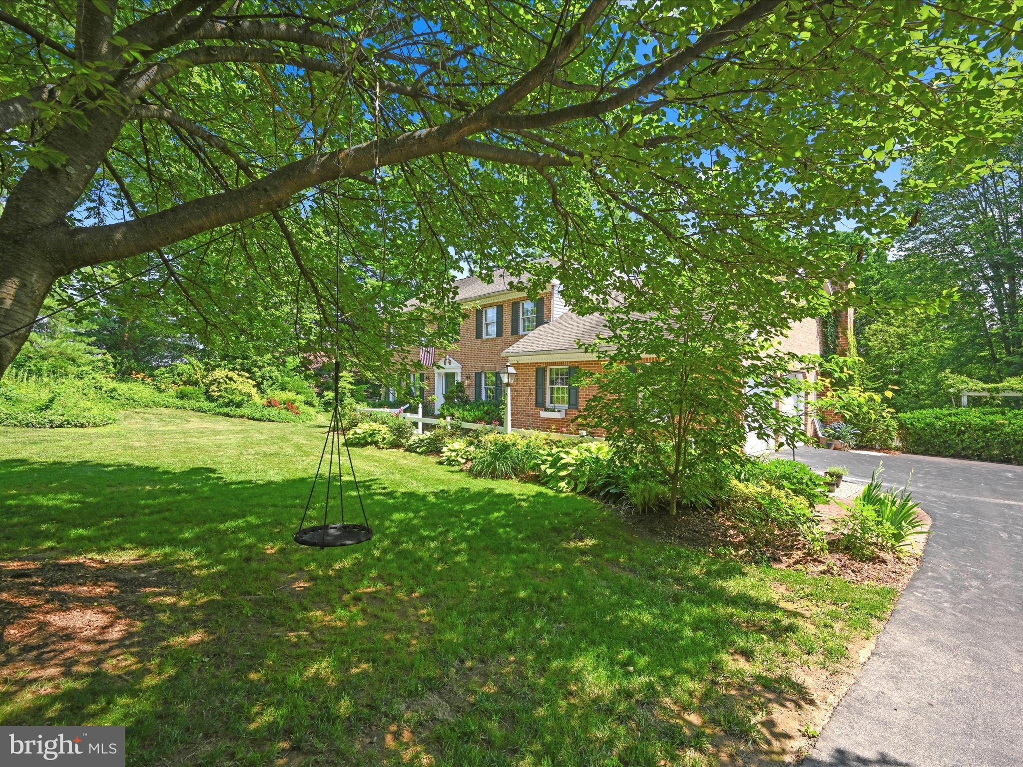 9 Deerfield Road Lancaster, PA 17603 - Photo 6 of 45 Front