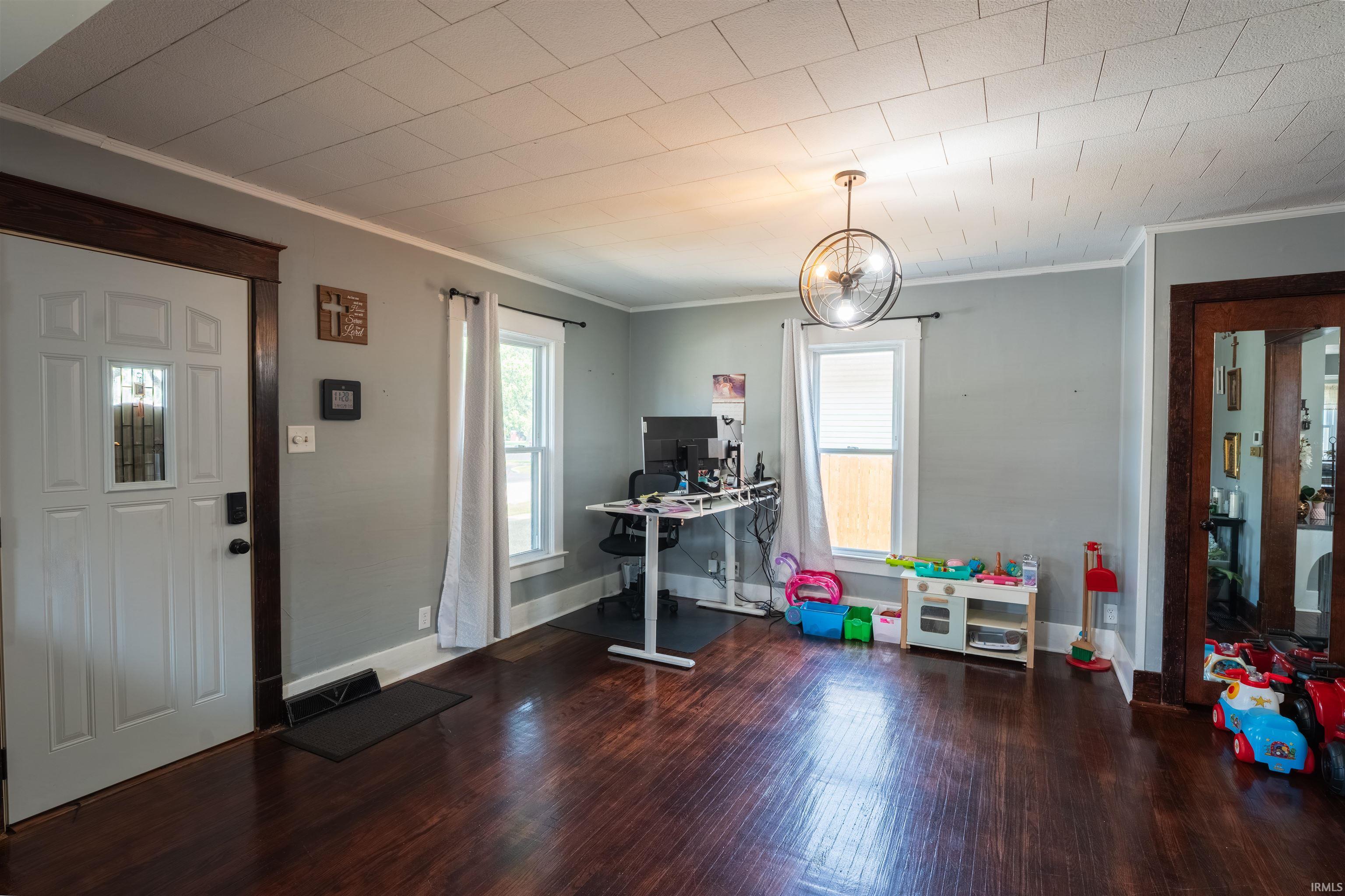 204 Chestnut Street Bristol, IN 46507 - Photo 13 of 36