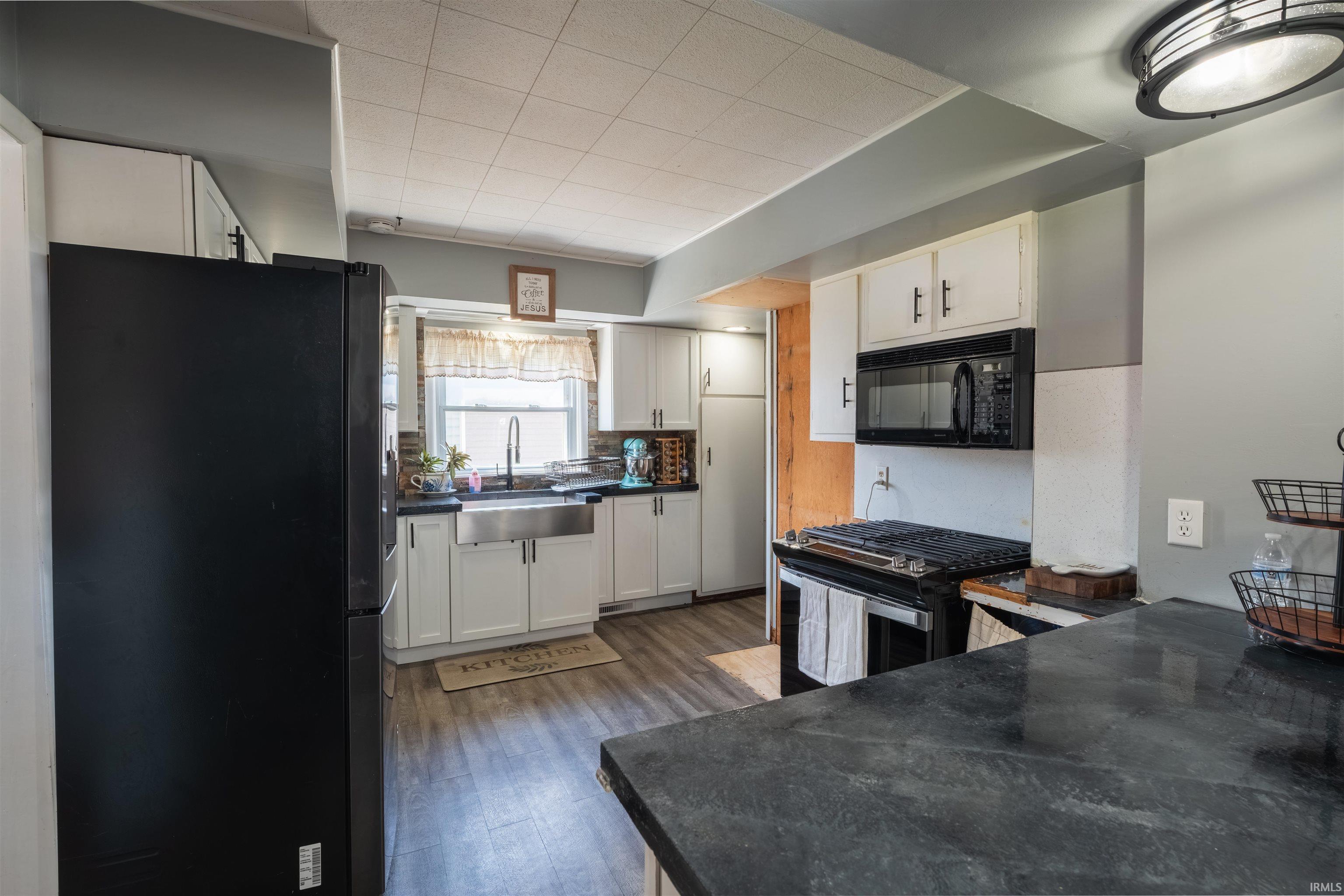 204 Chestnut Street Bristol, IN 46507 - Photo 16 of 36