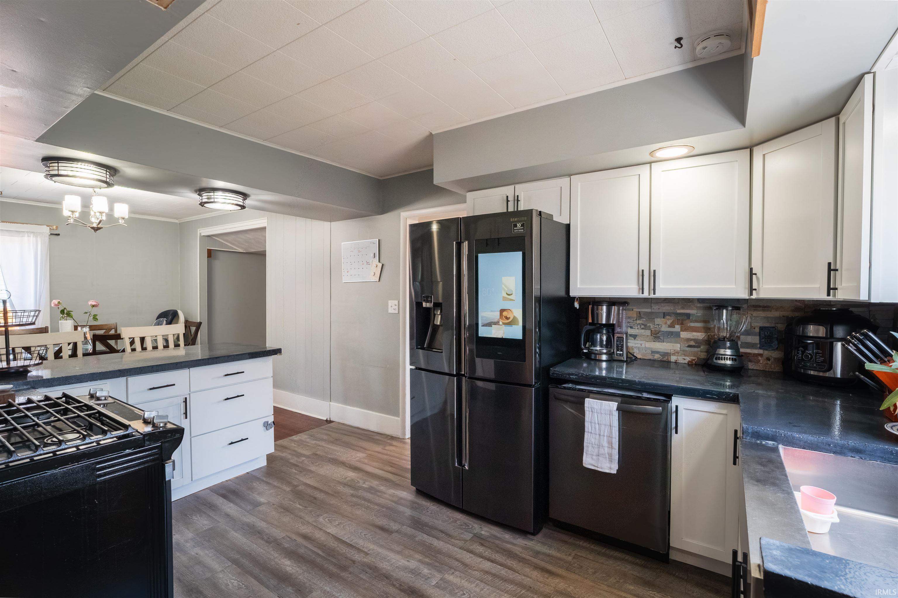 204 Chestnut Street Bristol, IN 46507 - Photo 18 of 36