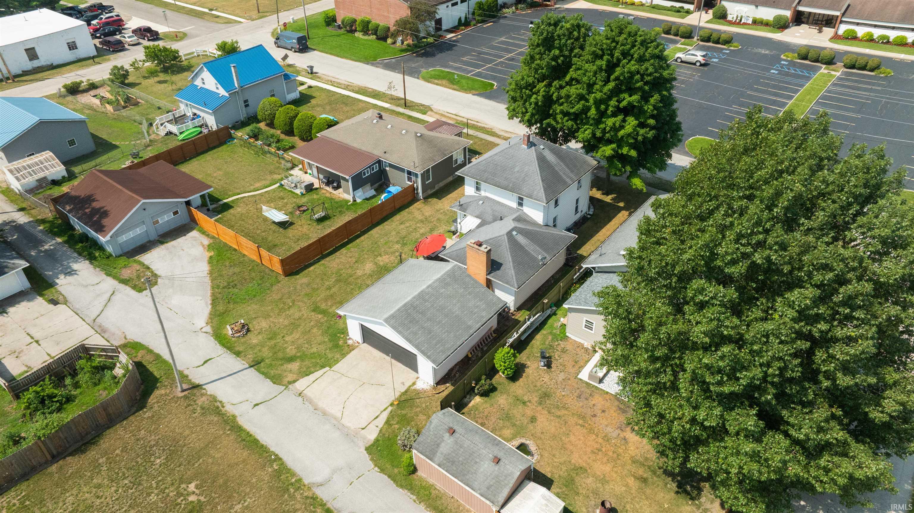 204 Chestnut Street Bristol, IN 46507 - Photo 4 of 36