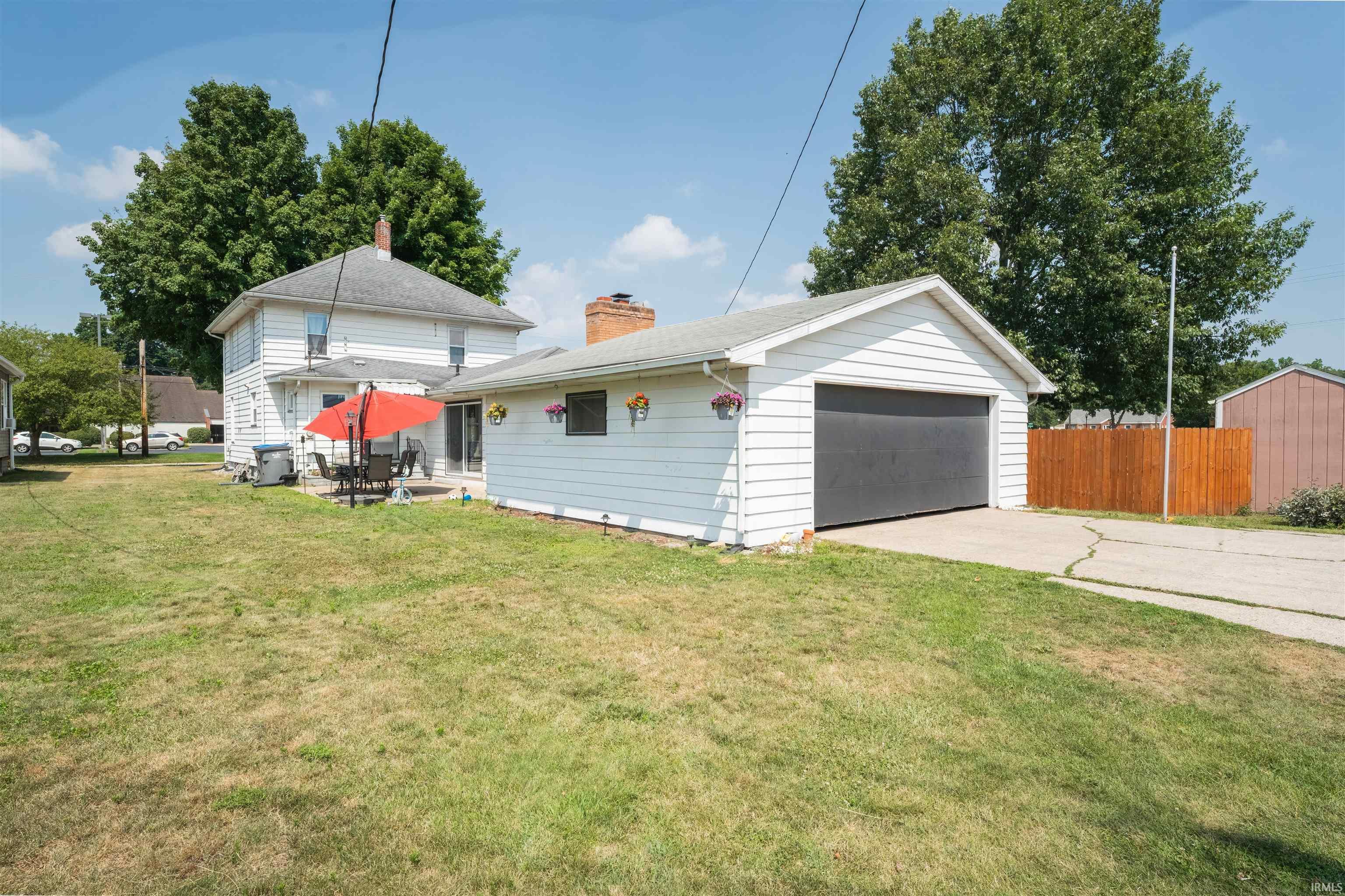 204 Chestnut Street Bristol, IN 46507 - Photo 6 of 36