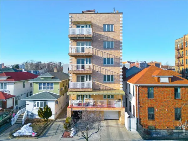 $738,000 | 339 Avenue P, Unit 2A | Bensonhurst