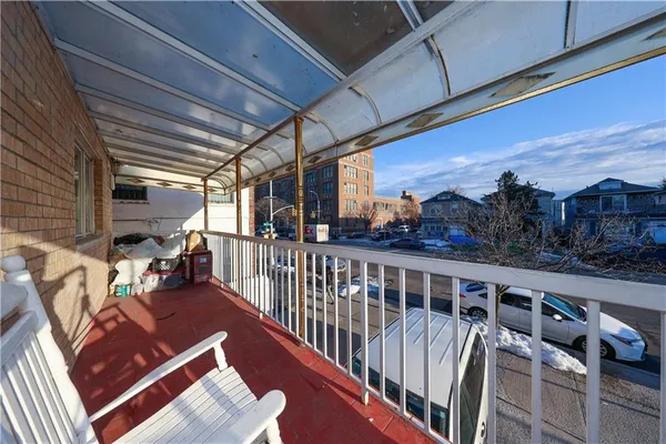 $738,000 | 339 Avenue P, Unit 2A | Bensonhurst