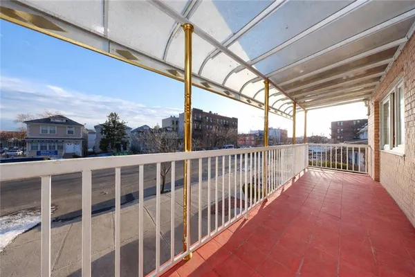 $738,000 | 339 Avenue P, Unit 2A | Bensonhurst