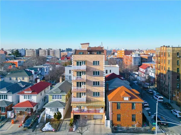 $738,000 | 339 Avenue P, Unit 2A | Bensonhurst