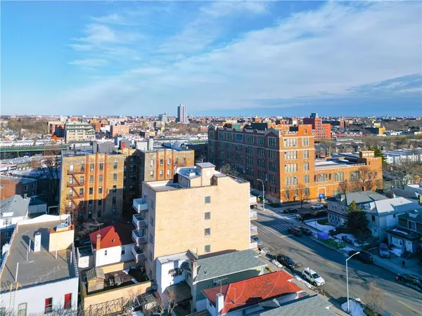 $738,000 | 339 Avenue P, Unit 2A | Bensonhurst