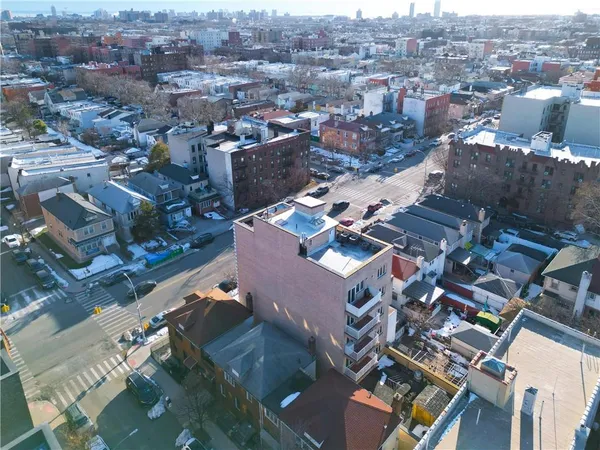 $738,000 | 339 Avenue P, Unit 2A | Bensonhurst