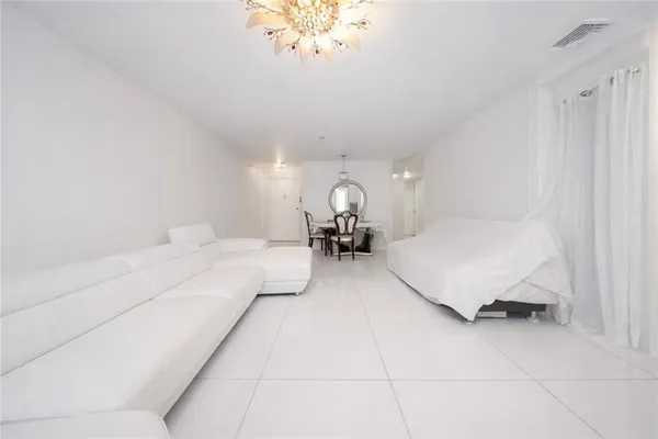 $738,000 | 339 Avenue P, Unit 2A | Bensonhurst