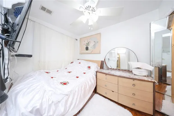 $738,000 | 339 Avenue P, Unit 2A | Bensonhurst