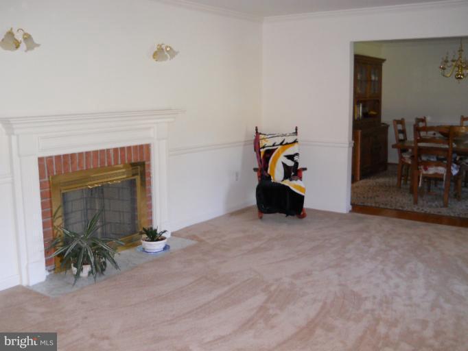 14503 Roddy Road Thurmont, MD 21788 - Photo 3 of 30 Living Room