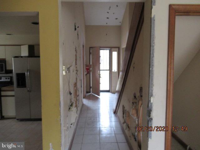 243 Magothy Beach Road Pasadena, MD 21122 - Photo 11 of 22 HALLWAY