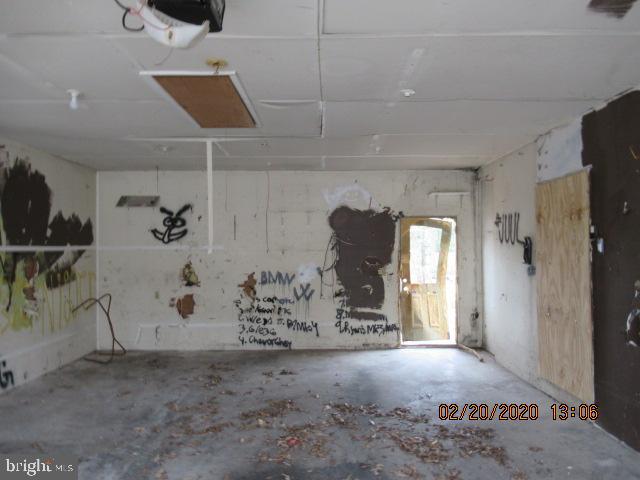 243 Magothy Beach Road Pasadena, MD 21122 - Photo 19 of 22 GARAGE